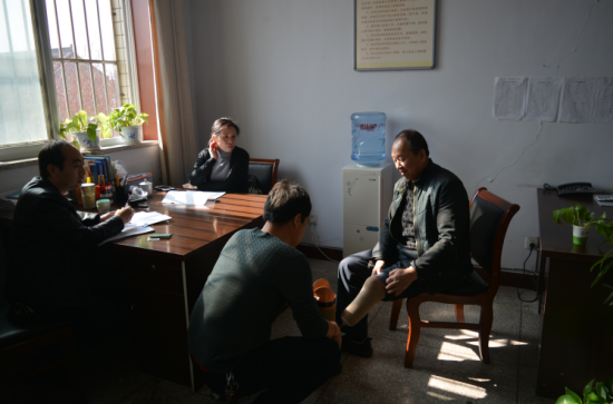 闻喜残联组织开展残疾人假肢装配筛查工作(图1)