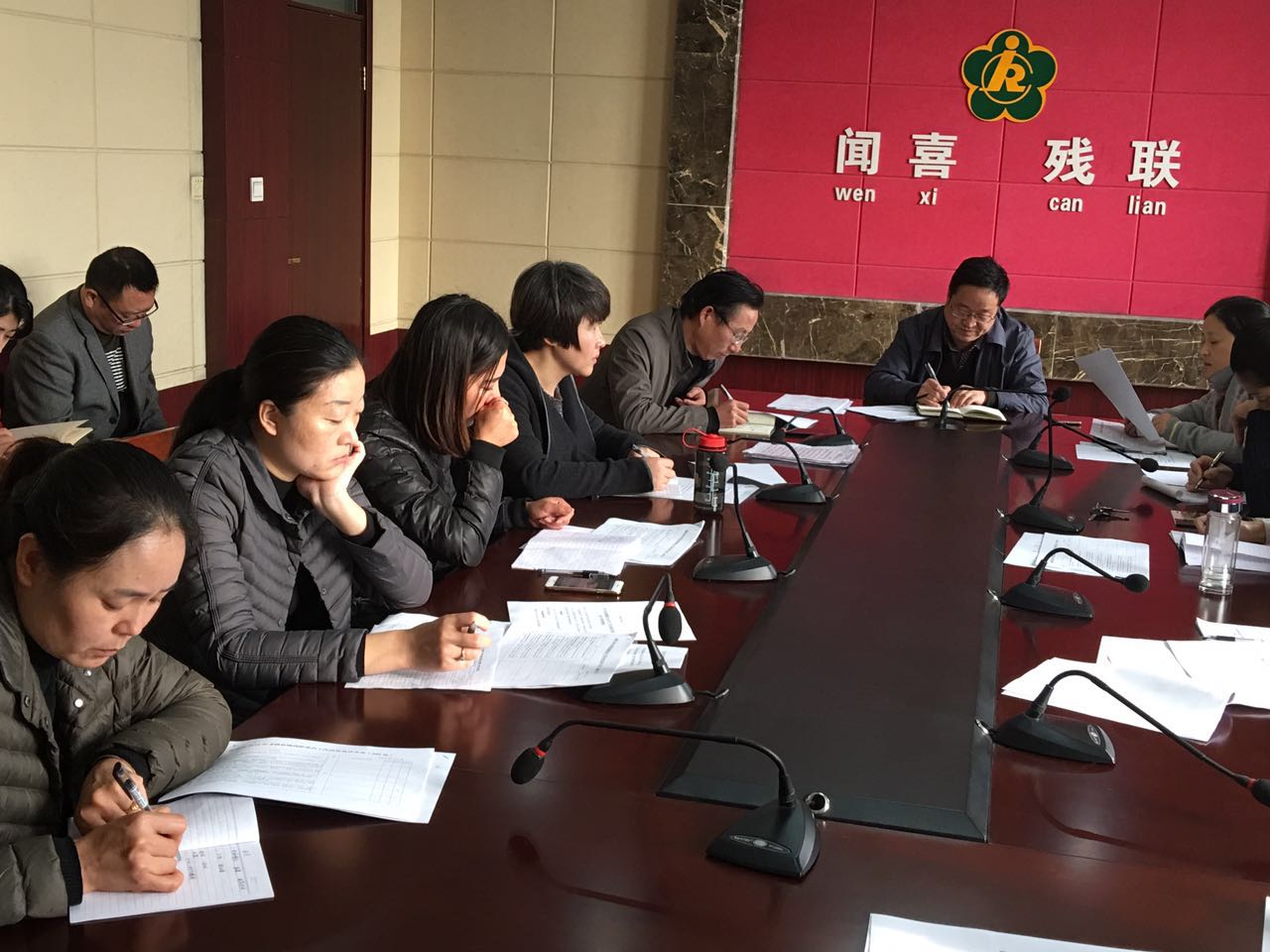 闻喜残联组织学习党的十八届六中全会精神(图1) 闻喜残联组织学习党的十八届六中全会精神(图1)