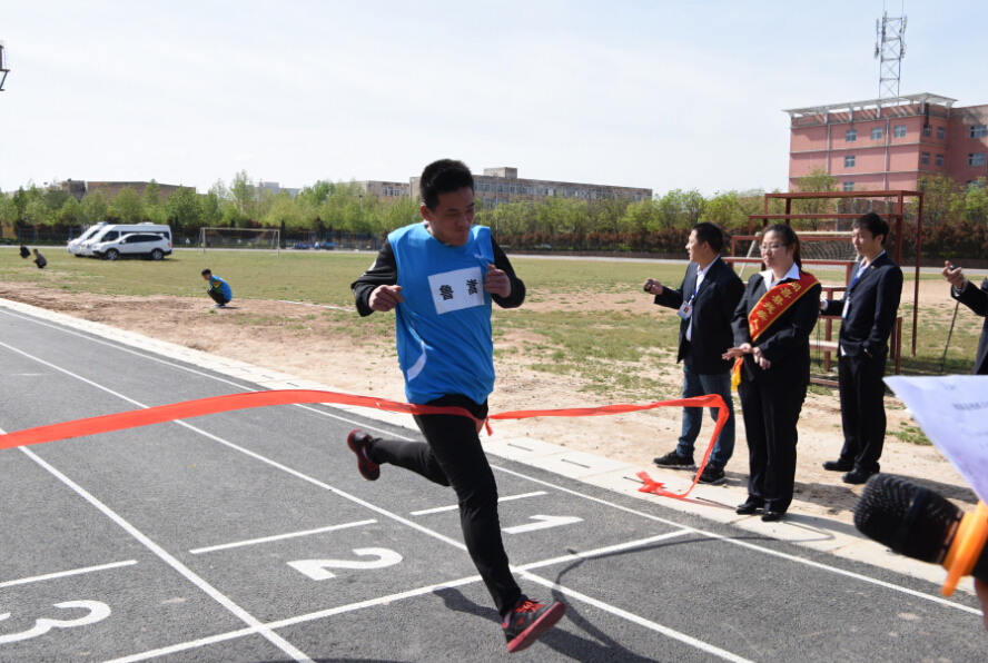 闻喜残联举办首届残疾人田径运动会(图2) 闻喜残联举办首届残疾人田径运动会(图2)